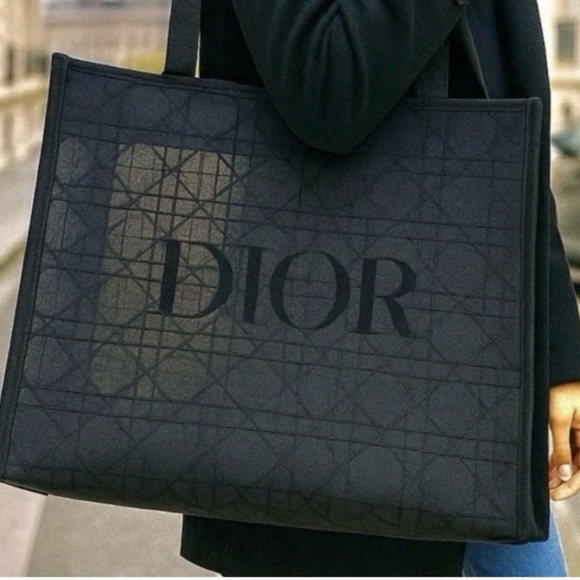 12hr pre Black Friday SALE🔥Christian Dior Beauty Black Velvet Mesh 2025 Tote NIP - Picture 2 of 6